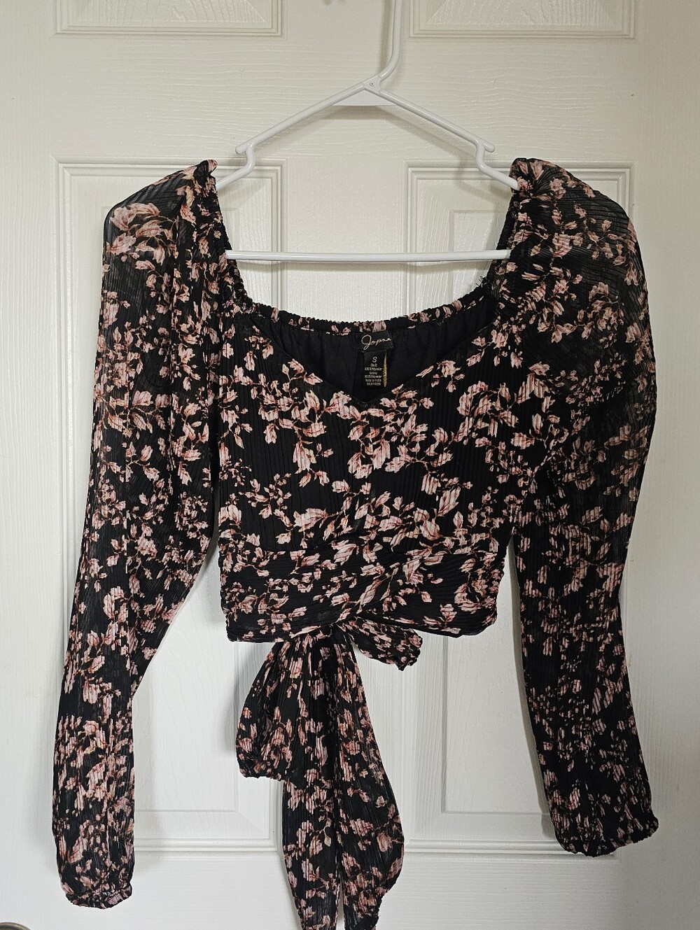Black Floral Tie-Back Crop Long-Sleeve Top